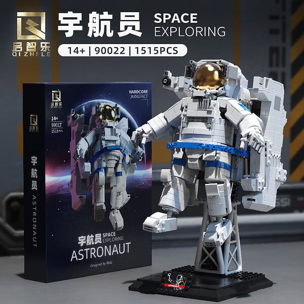 Astronaut / 6