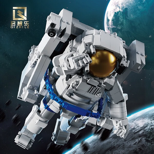 Astronaut / 3